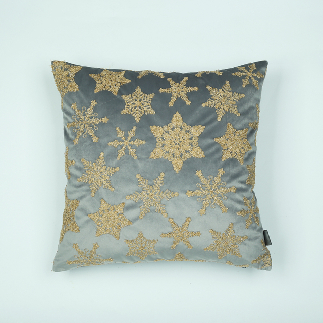 New Hot-selling Luxury Decorative Embroidery Pattern Velvet Pillowcase