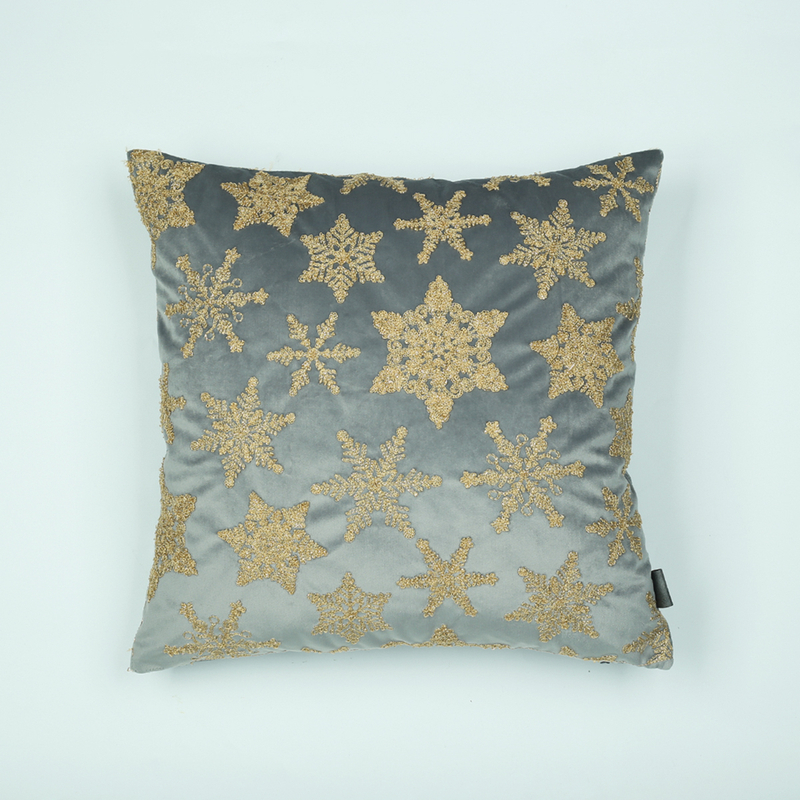 New Hot-selling Luxury Decorative Embroidery Pattern Velvet Pillowcase
