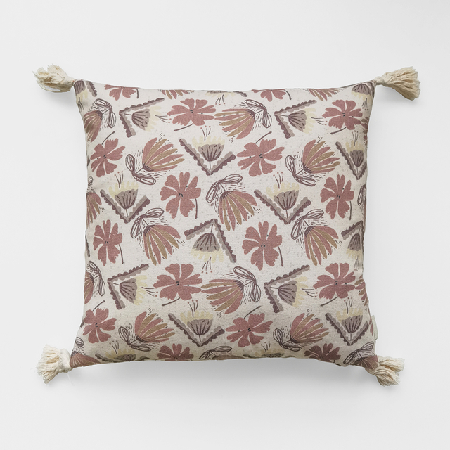 Polycotton canvas cushion with print，Cotton tassels